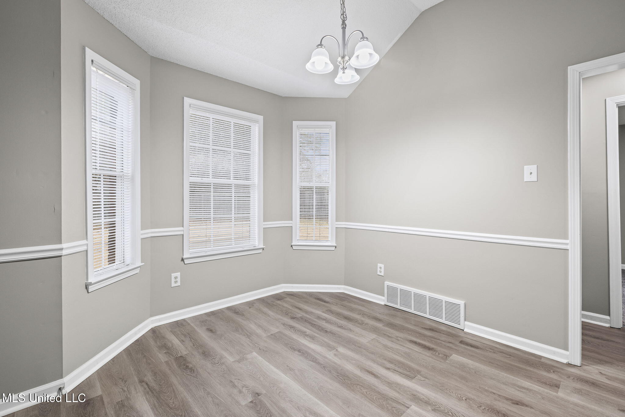 5841 Blocker Street Olive Branch, MS 38654 - Photo 4 of 17 eat in