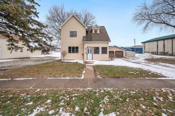 $145,000 | 811 East 5th Street, Blue Earth, MN 56013