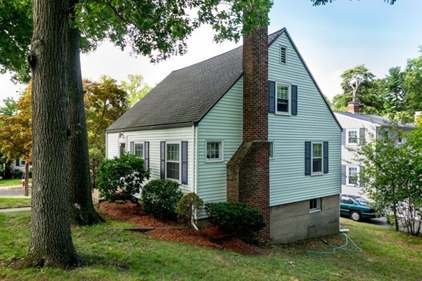 40 MacArthur Road Stoneham, MA 02180 - Photo 3 of 14 Gallery Image 3