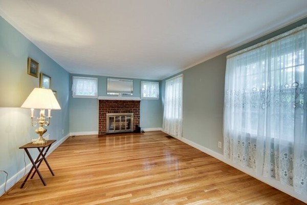 40 MacArthur Road Stoneham, MA 02180 - Photo 5 of 14 Gallery Image 5