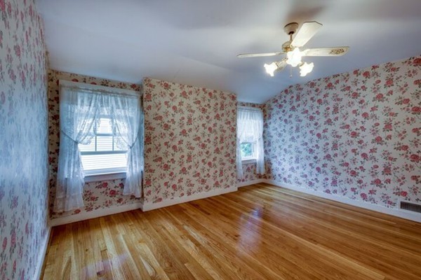40 MacArthur Road Stoneham, MA 02180 - Photo 10 of 14 Gallery Image 10
