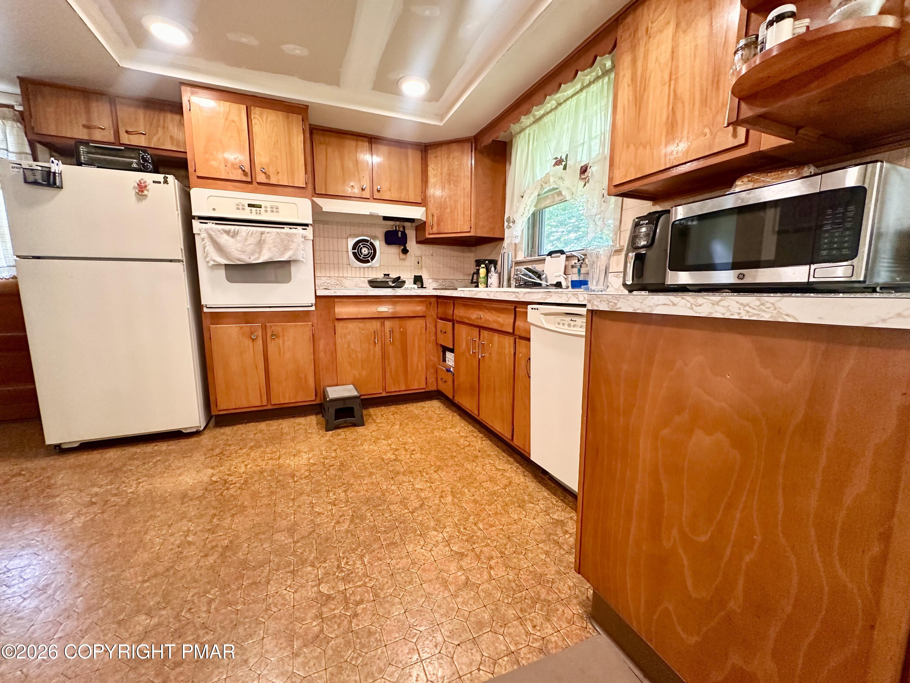 22 Independence Road East Stroudsburg, PA 18301 - Photo 20 of 38 IMG_2311