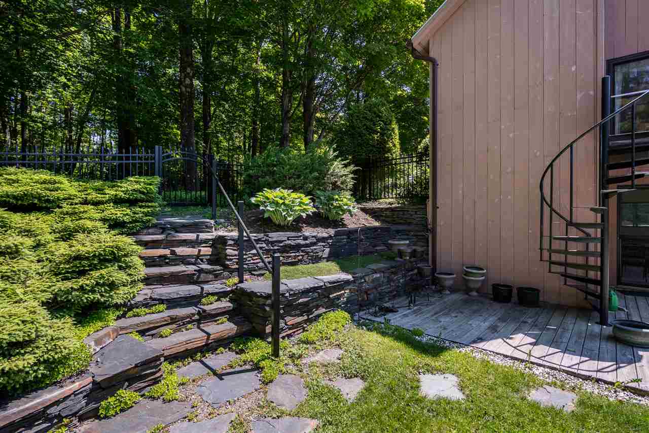 490 Gilcrist Road Stowe, VT 05672 - Photo 29 of 35