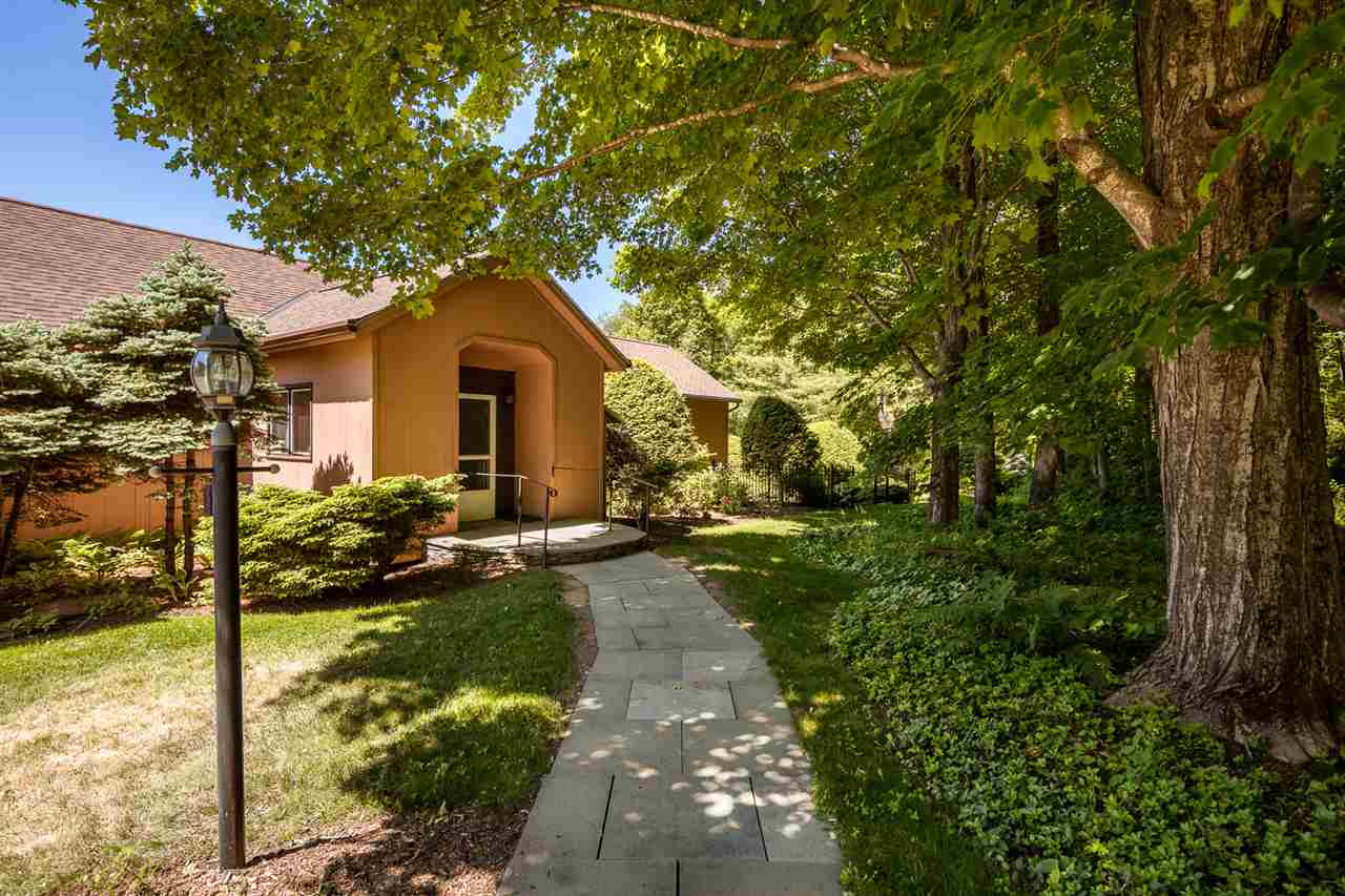 490 Gilcrist Road Stowe, VT 05672 - Photo 4 of 35