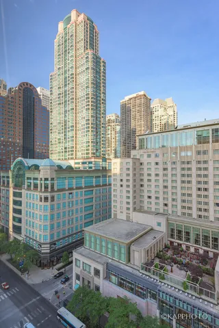 $250,000 | 777 North Michigan Avenue, Unit 2108, Chicago, IL 60611