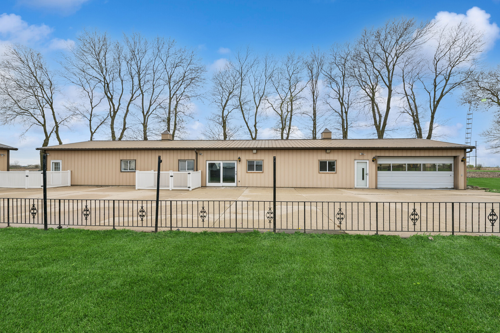 1430 North 30th Road Ottawa, IL 61350 - Photo 2 of 29