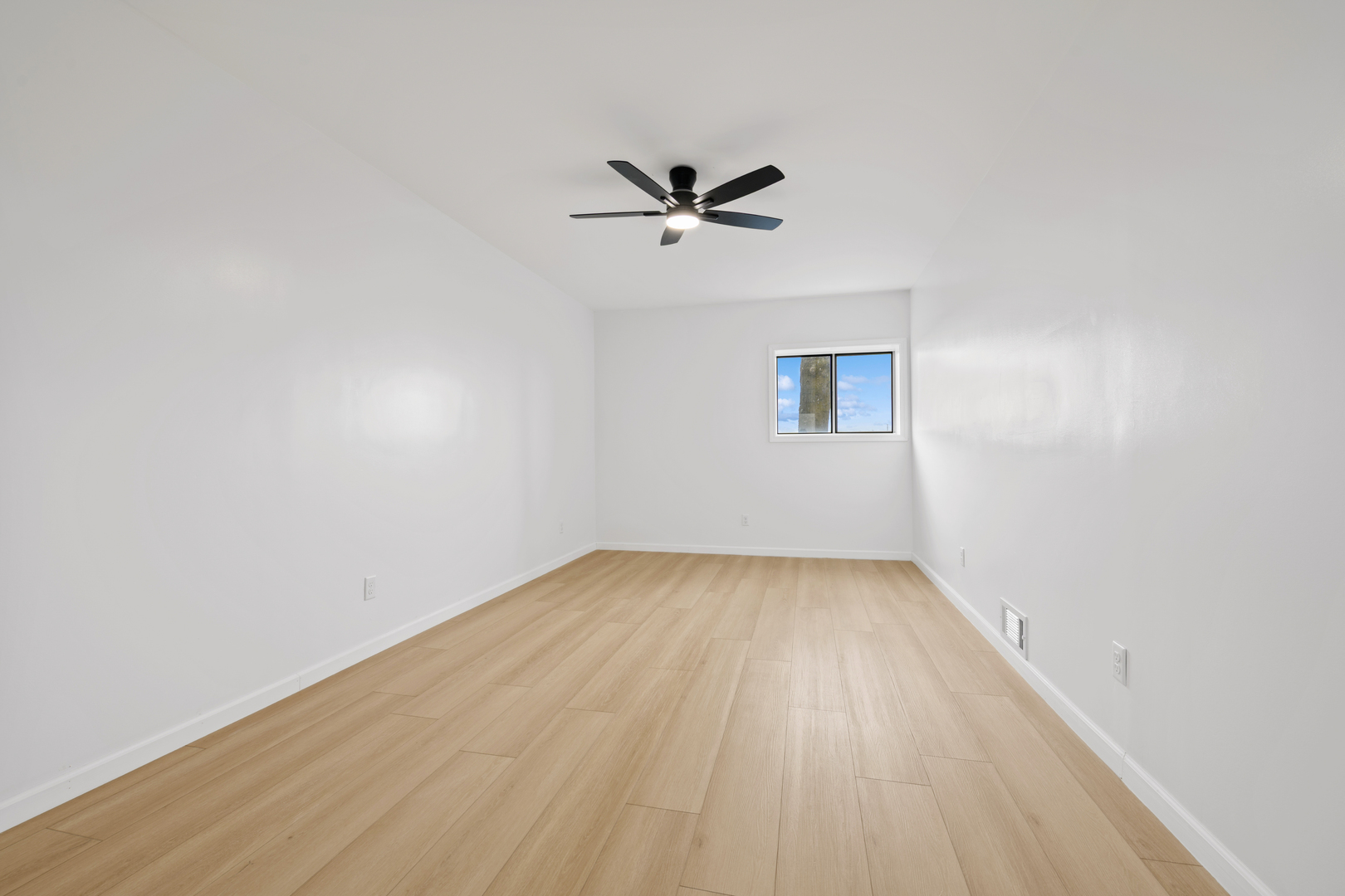 1430 North 30th Road Ottawa, IL 61350 - Photo 21 of 29