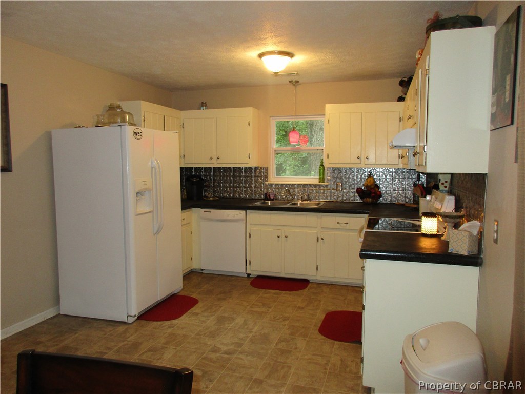 4315 Cappahosic Road Gloucester, VA 23061 - Photo 10 of 35 Gallery Image 10