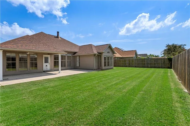 $325,000 | 207 Laurel Oak Drive, St. Rose, LA 70087