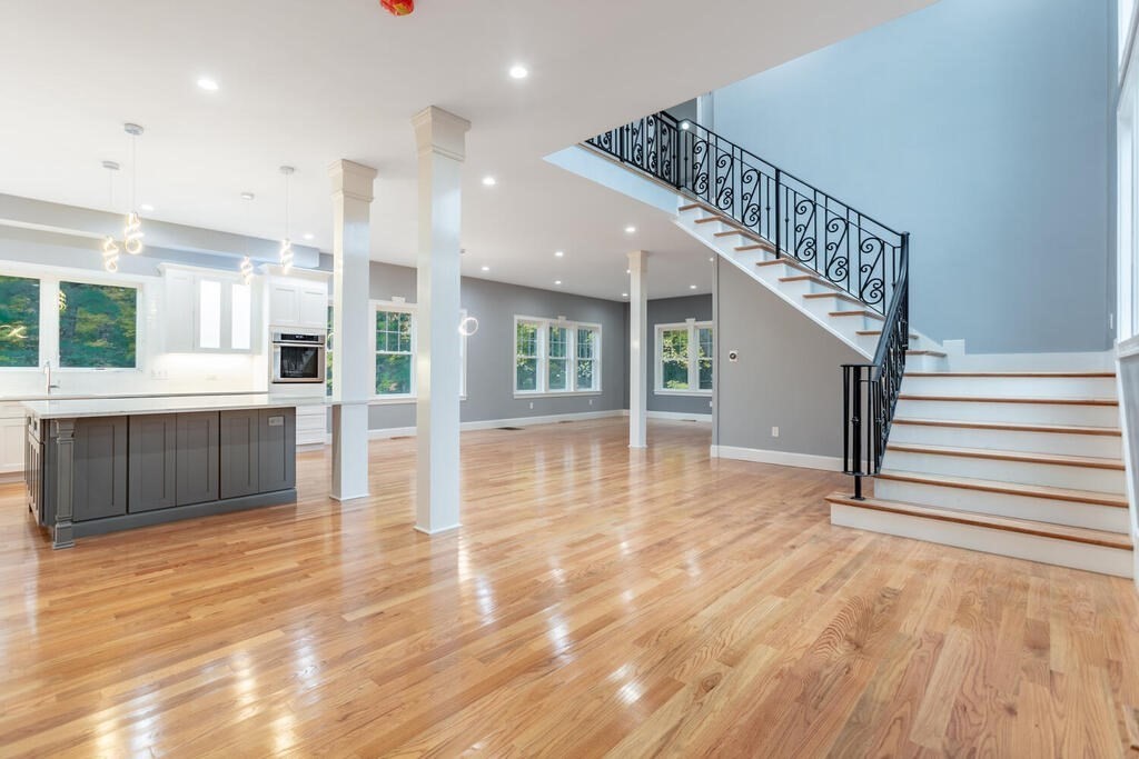 38 Boston Street Middleton, MA 01949 - Photo 4 of 42 Gallery Image 4