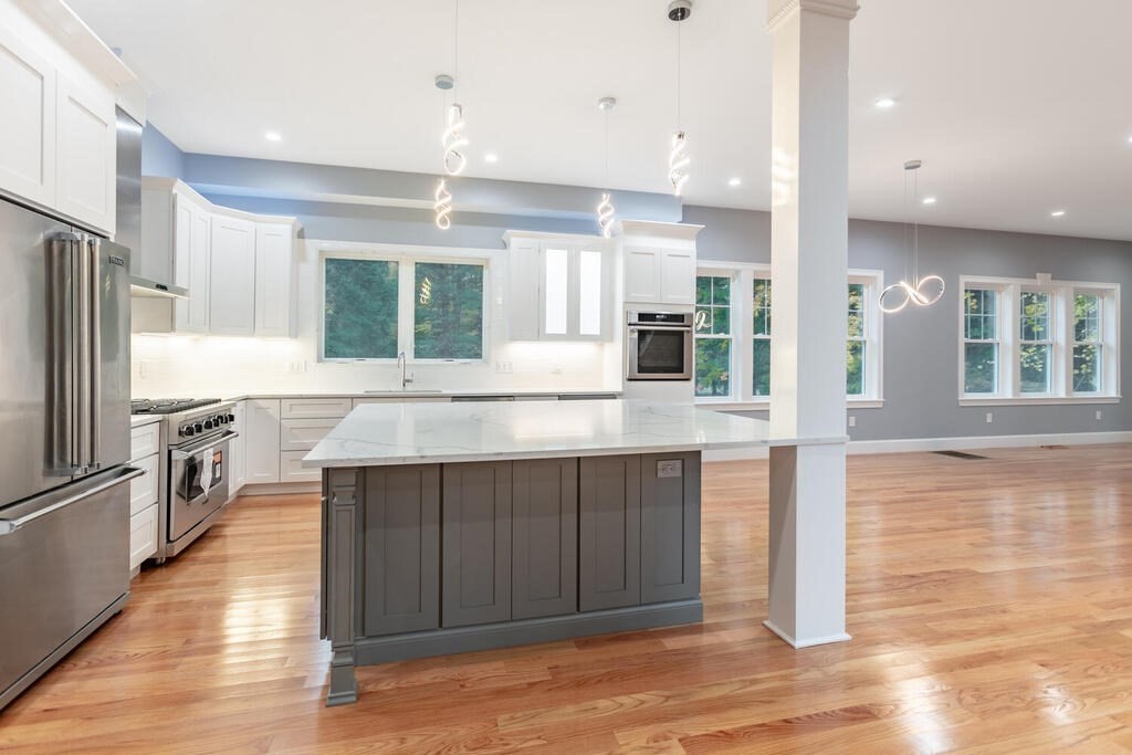 38 Boston Street Middleton, MA 01949 - Photo 5 of 42 Gallery Image 5