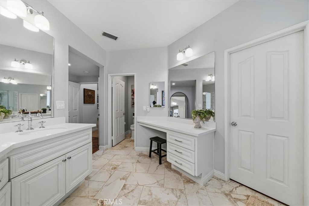 11535 Springwood Court Riverside, CA 92505 - Photo 27 of 50 Primary Bathroom