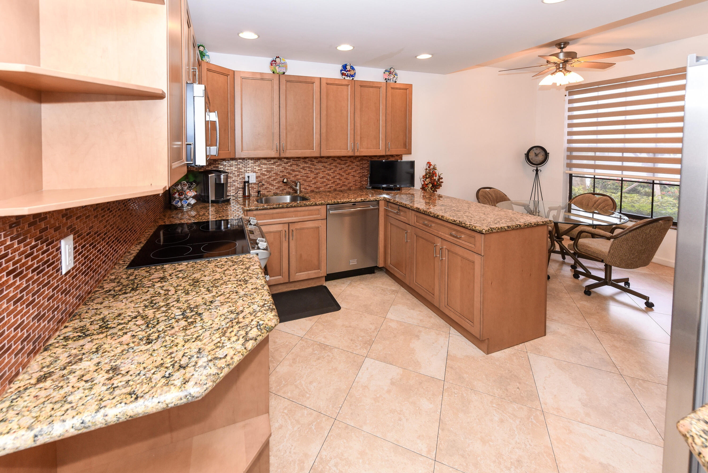 6675 Montego Bay Boulevard, Unit E Boca Raton, FL 33433 - Photo 11 of 33 6675 Montego Bay Blvd Boca-print-012-013