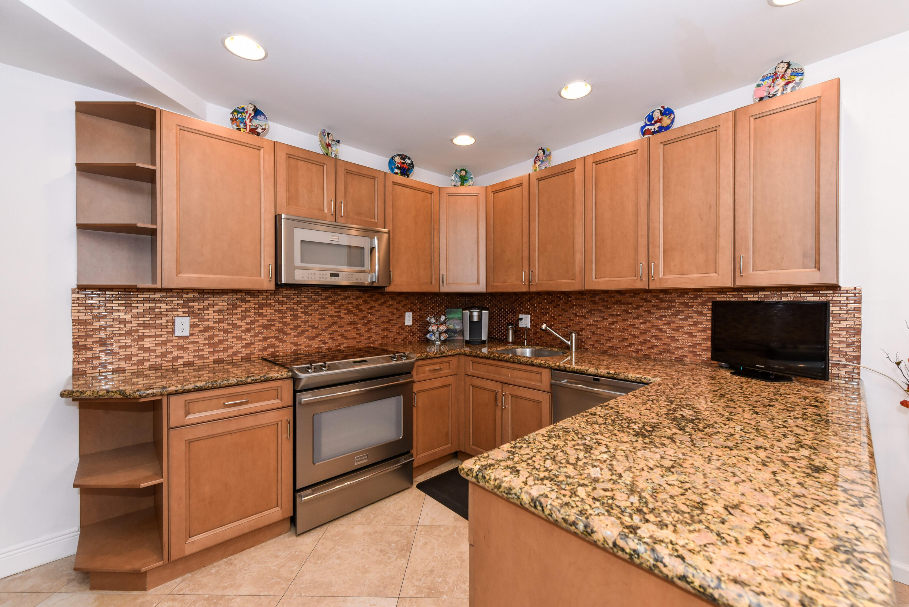 6675 Montego Bay Boulevard, Unit E Boca Raton, FL 33433 - Photo 17 of 33 6675 Montego Bay Blvd Boca-print-018-019