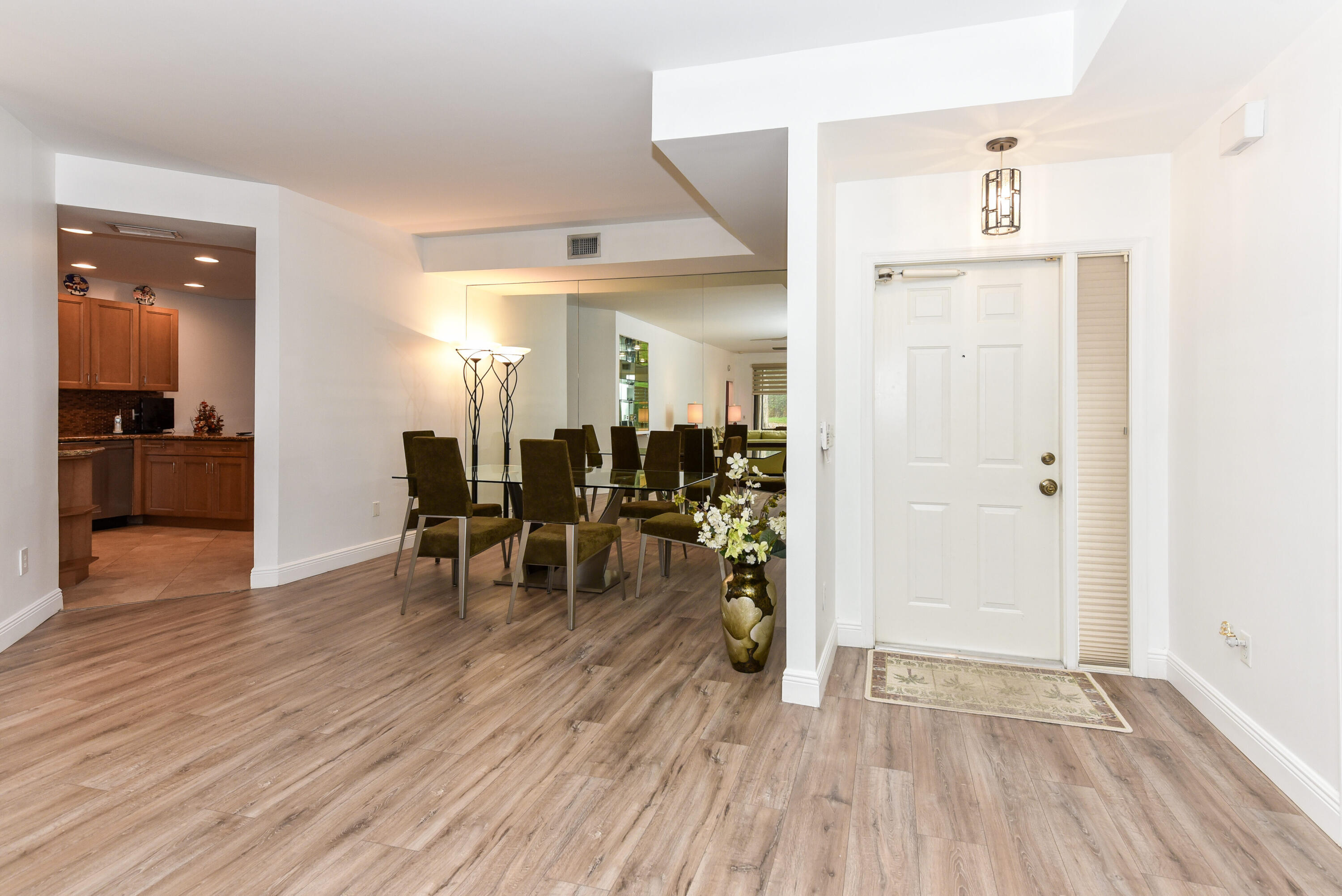 6675 Montego Bay Boulevard, Unit E Boca Raton, FL 33433 - Photo 4 of 33 6675 Montego Bay Blvd Boca-print-004-012