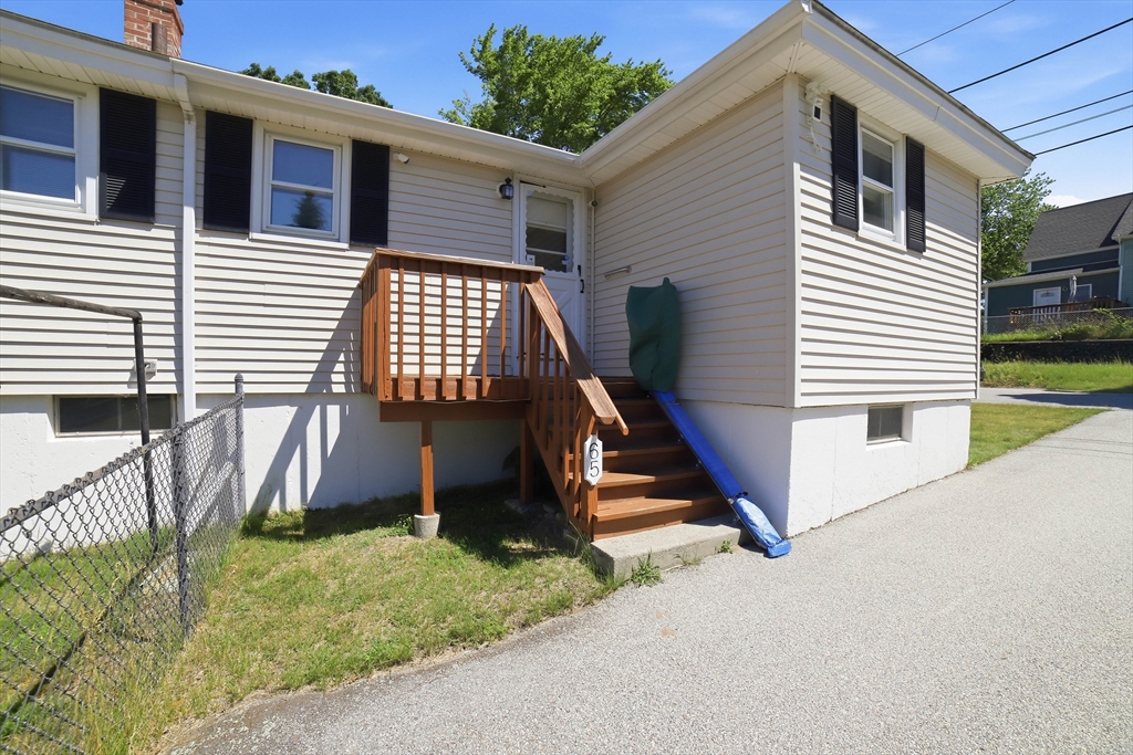 65 Clover Street Worcester, MA 01603 - Photo 23 of 25