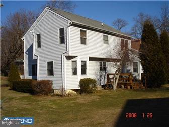 208 Howarth Road Media, PA 19063 - Photo 3 of 11 Exterior Back