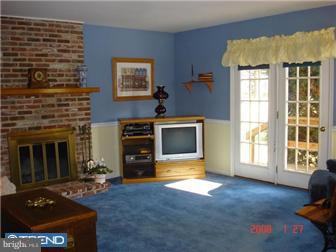 208 Howarth Road Media, PA 19063 - Photo 8 of 11 Family Room