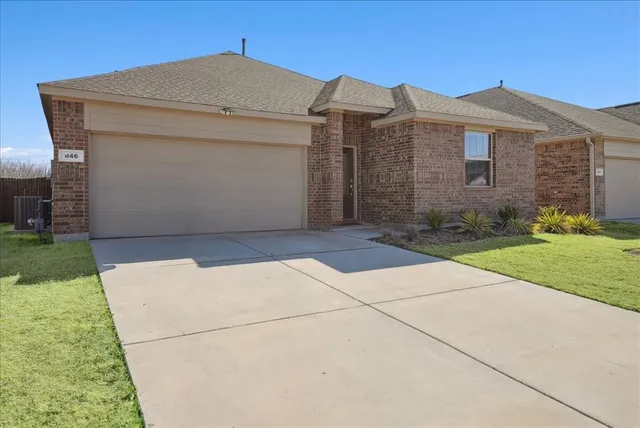 $2,450 | 846 Sitwell Drive, Fate, TX 75087