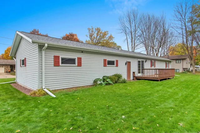 $279,900 | 69 18th Street, Clintonville, WI 54929