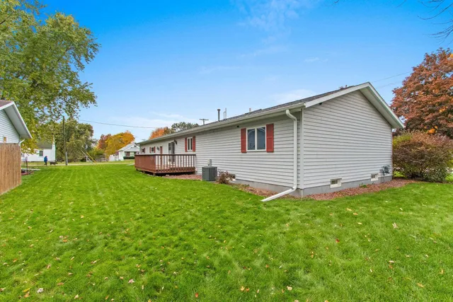 $279,900 | 69 18th Street, Clintonville, WI 54929