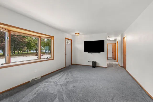 $279,900 | 69 18th Street, Clintonville, WI 54929