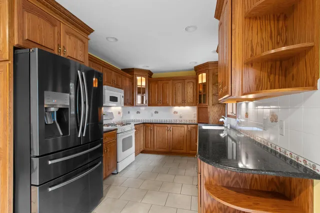 $279,900 | 69 18th Street, Clintonville, WI 54929