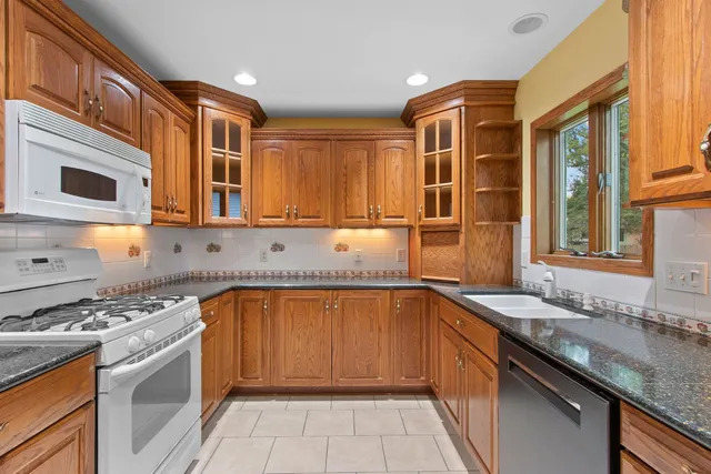 $279,900 | 69 18th Street, Clintonville, WI 54929