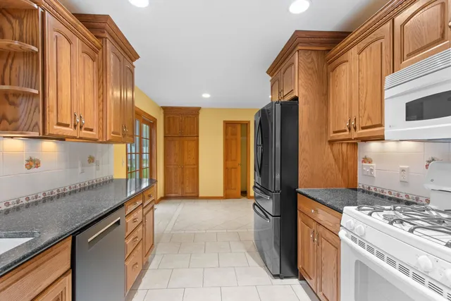 $279,900 | 69 18th Street, Clintonville, WI 54929