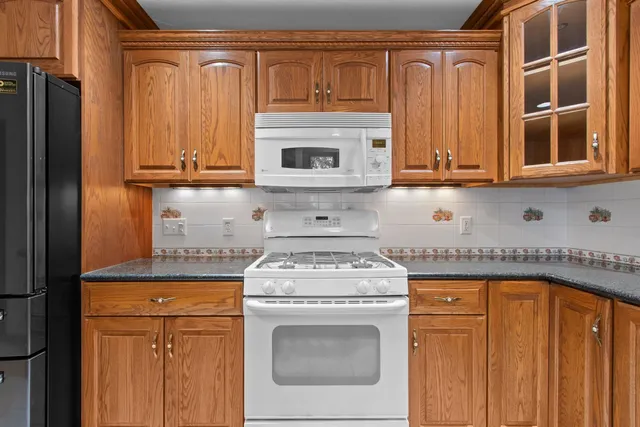 $279,900 | 69 18th Street, Clintonville, WI 54929