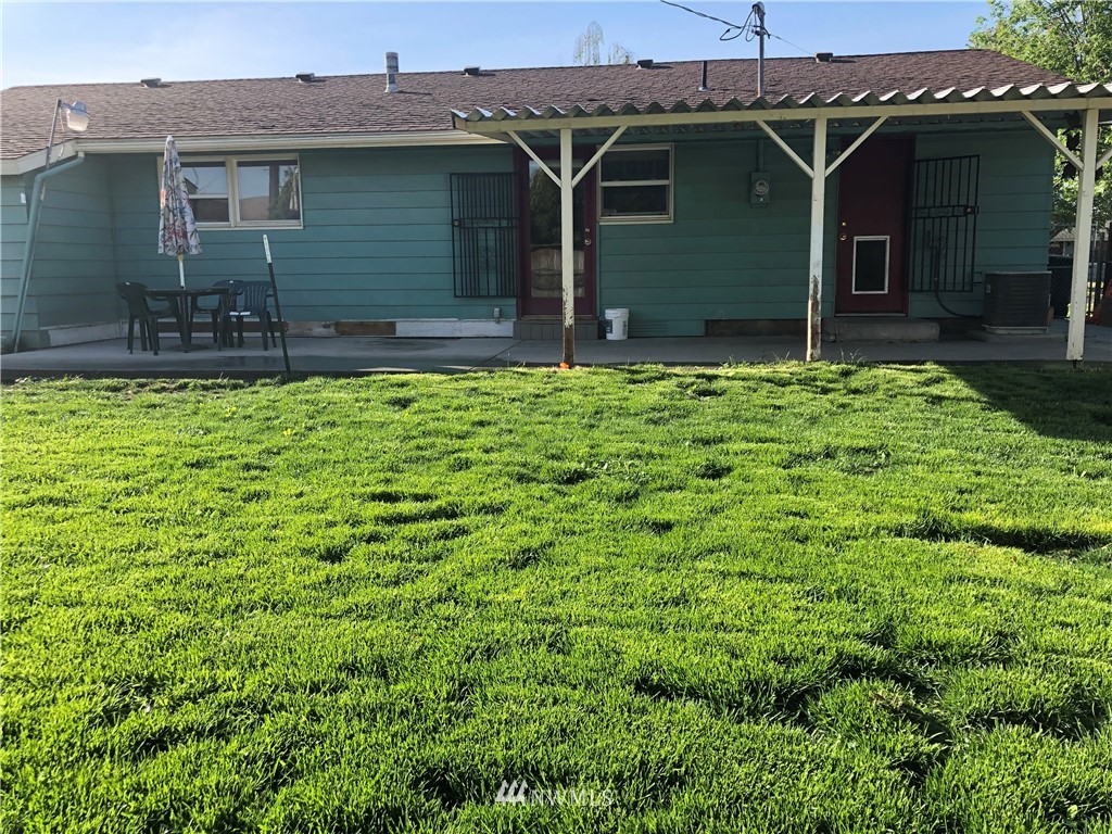 321 North Earl Road Moses Lake, WA 98837 - Photo 3 of 14 Gallery Image 3