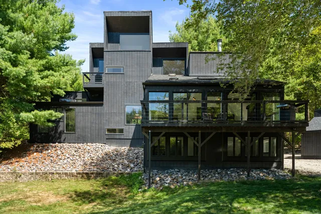 $975,000 | 564 Hubbard Road, Killingly, CT 06239