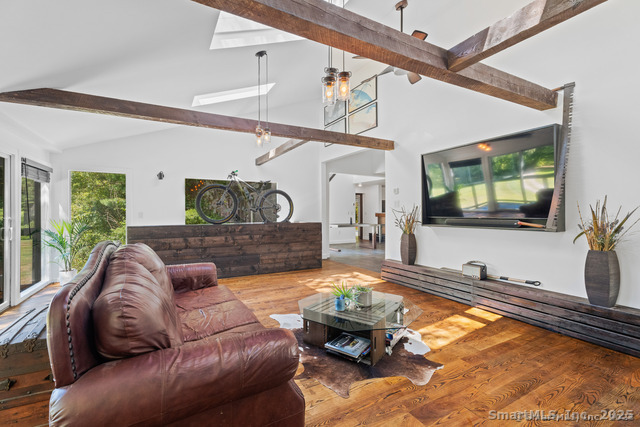 564 Hubbard Road Killingly, CT 06239 - Photo 13 of 31