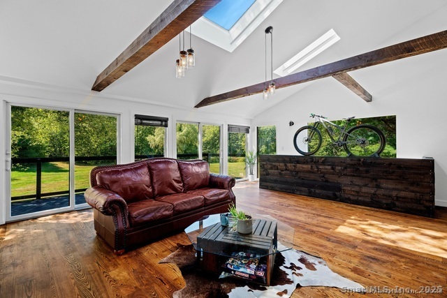 564 Hubbard Road Killingly, CT 06239 - Photo 14 of 31