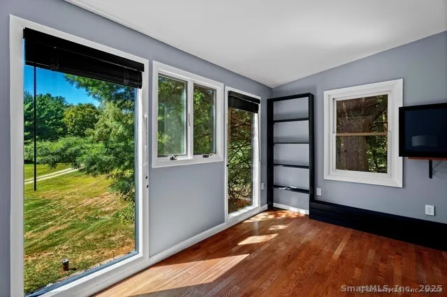 $975,000 | 564 Hubbard Road, Killingly, CT 06239