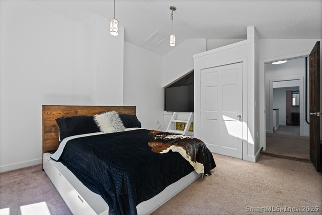 564 Hubbard Road Killingly, CT 06239 - Photo 25 of 31