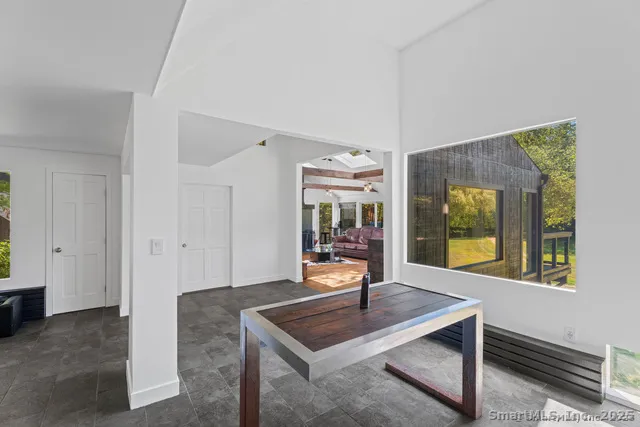 $975,000 | 564 Hubbard Road, Killingly, CT 06239