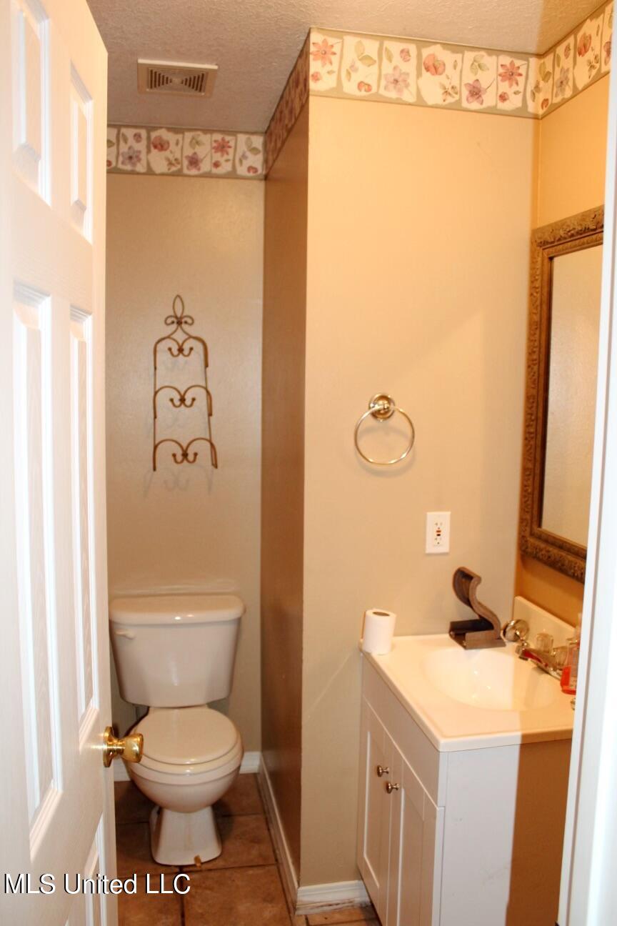 1520 Kallsten Road East Lucedale, MS 39452 - Photo 9 of 17 Tezza-5718