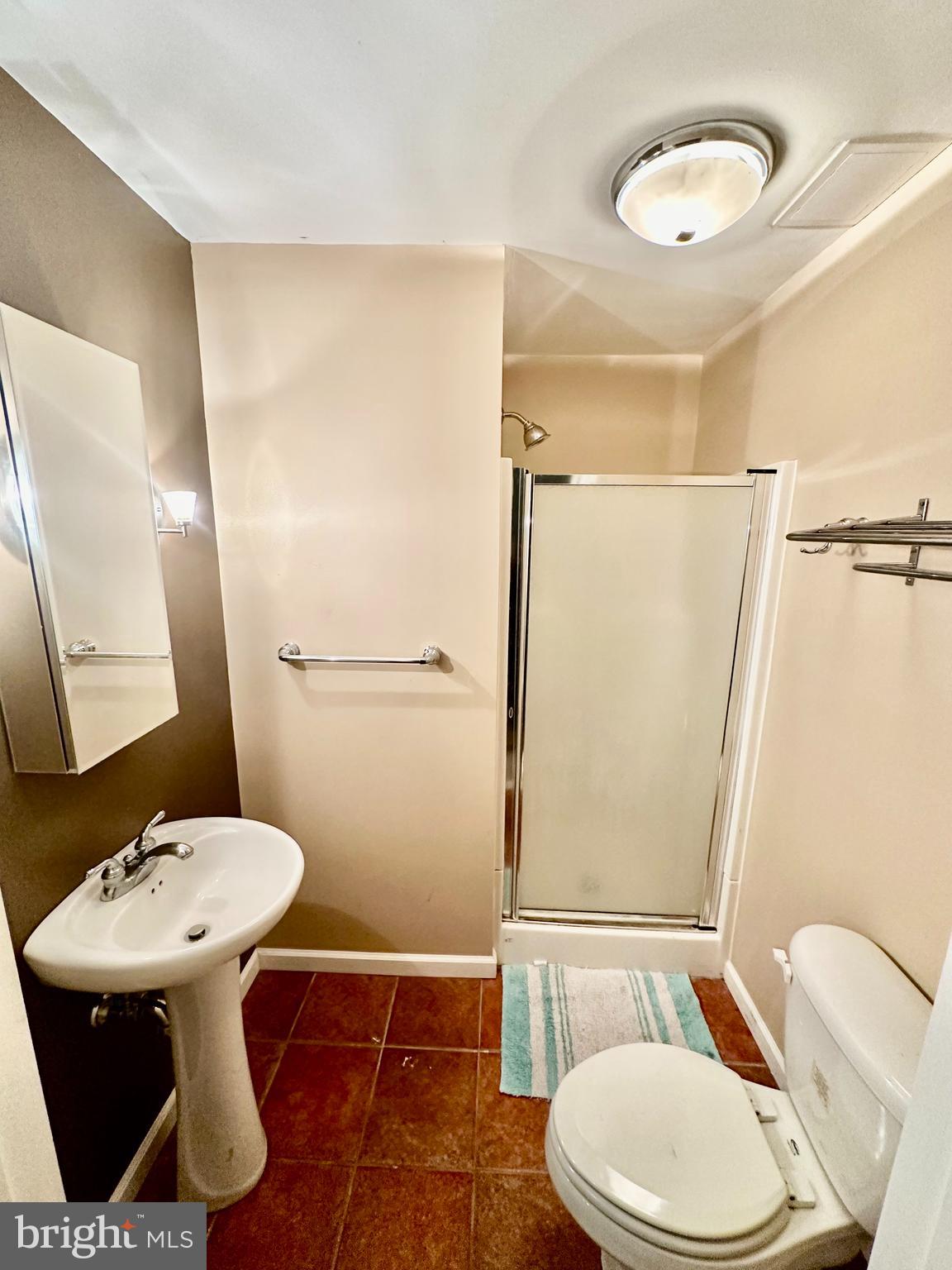 14661 Rogers Ford Road Sumerduck, VA 22742 - Photo 28 of 35 Full bathroom in lower level