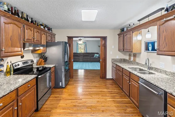 $449,000 | 24 Bernhardt Road, Lebanon, IL 62254