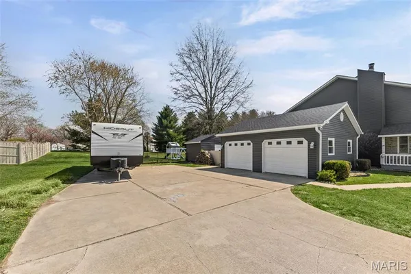$449,000 | 24 Bernhardt Road, Lebanon, IL 62254