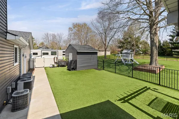 $449,000 | 24 Bernhardt Road, Lebanon, IL 62254