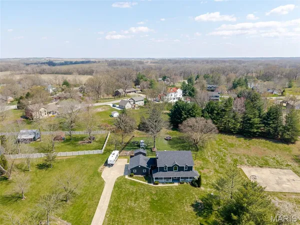 $449,000 | 24 Bernhardt Road, Lebanon, IL 62254