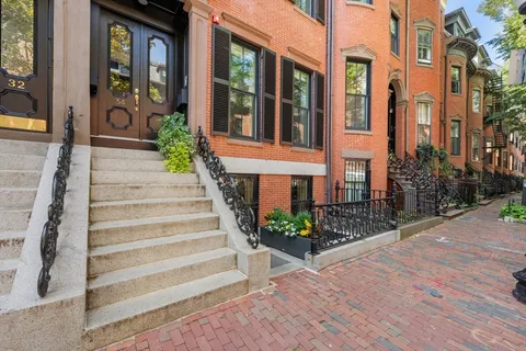 $2,999,000 | 34 Dwight Street, Unit 1, Boston, MA 02118