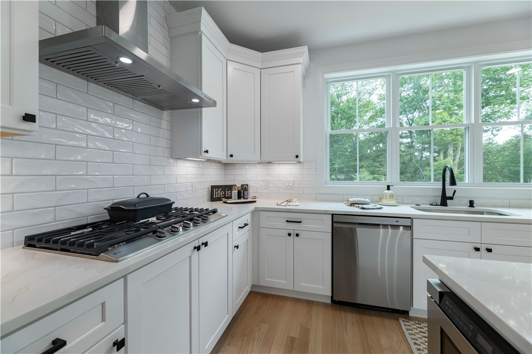 9 Stoneridge Road, Unit 9 Smithfield, RI 02917 - Photo 13 of 48 Gallery Image 13