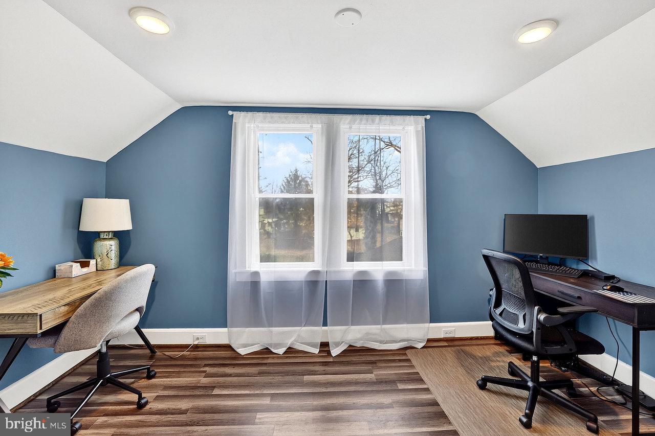 512 Spruce Street Delanco, NJ 08075 - Photo 13 of 24 a workspace with furniture and a window