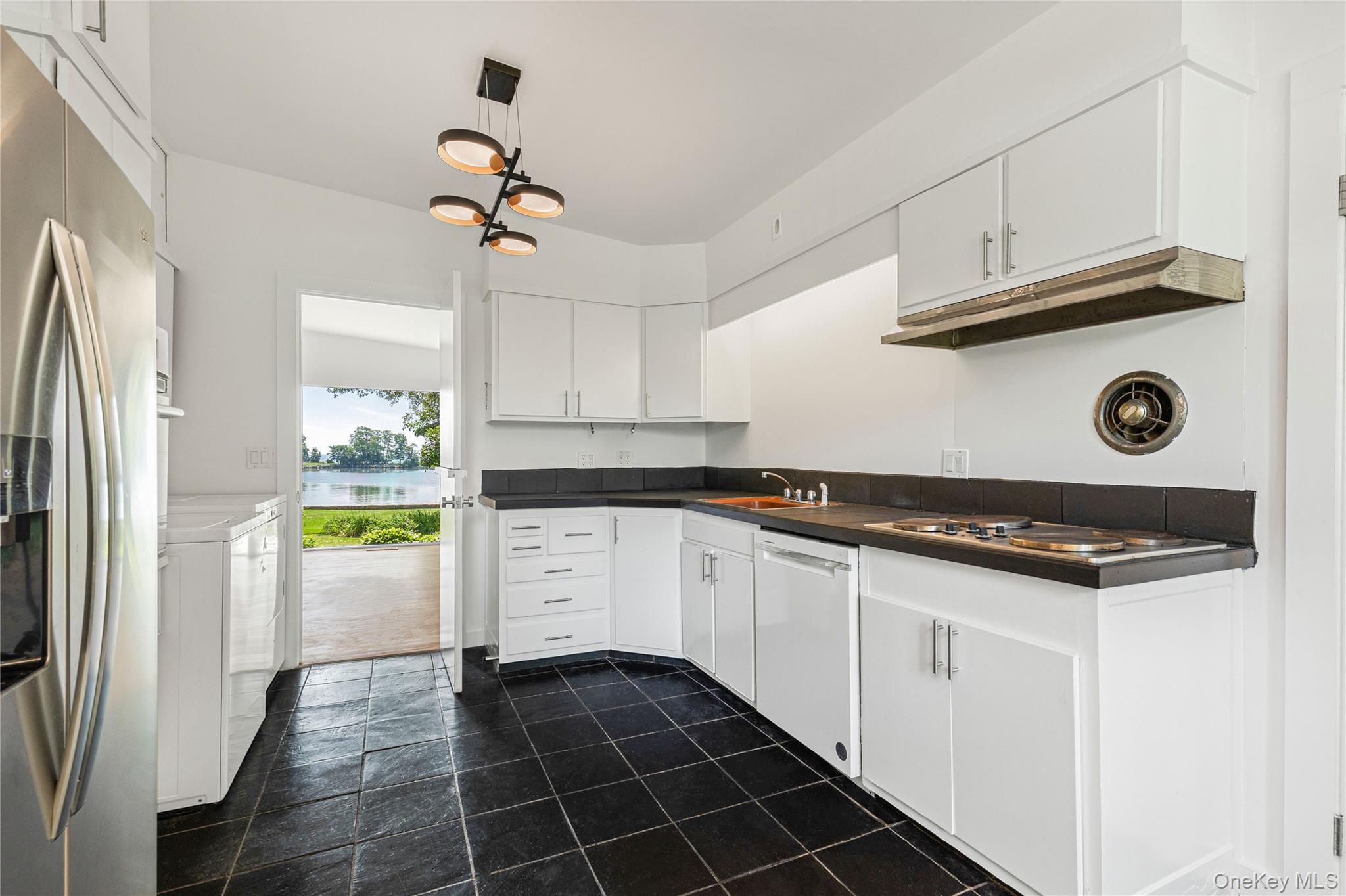 1160 Greacen Point Road Mamaroneck, NY 10543 - Photo 18 of 45 Dutch Door offers front to back views