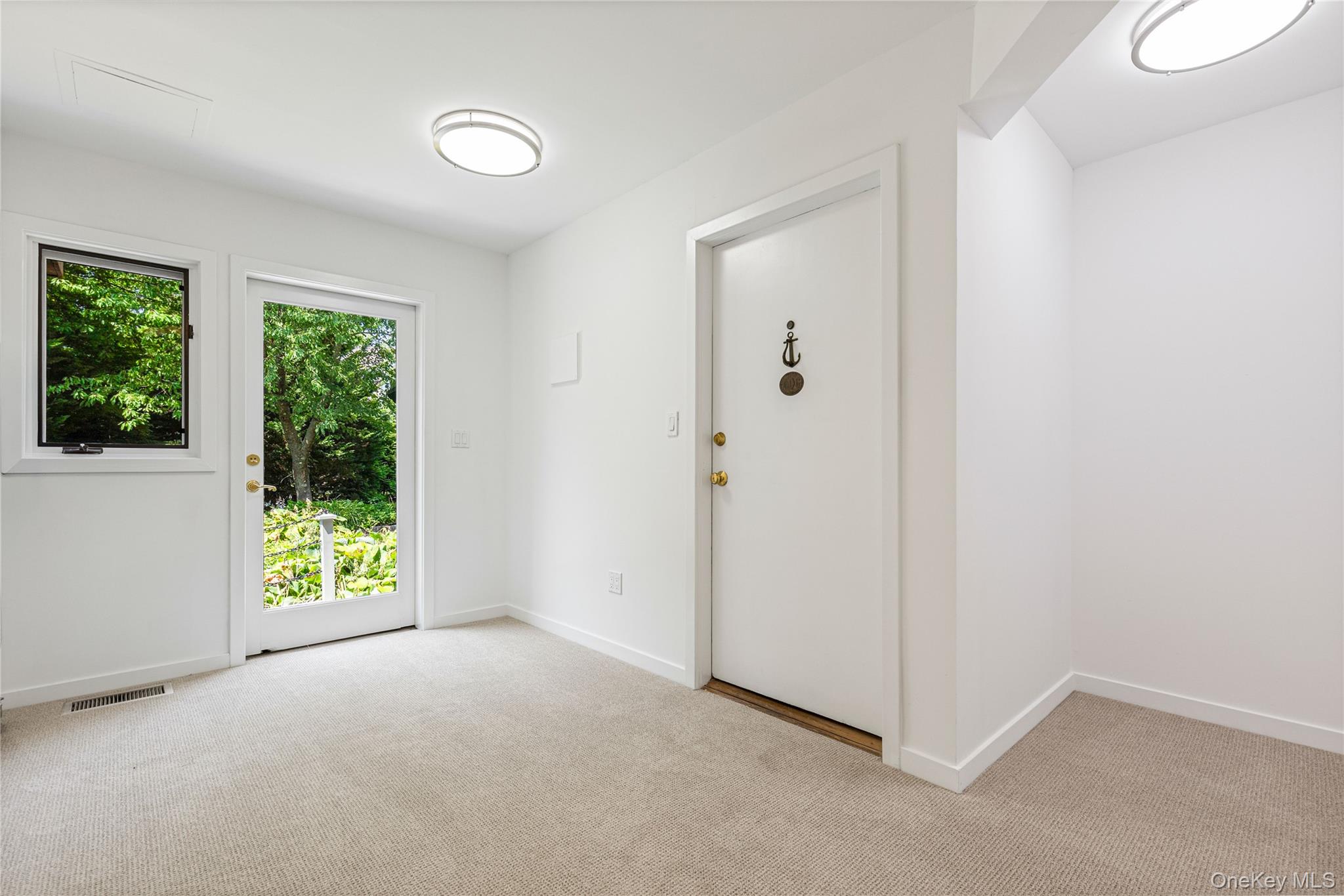 1160 Greacen Point Road Mamaroneck, NY 10543 - Photo 25 of 45 Outdoor access to Terrace