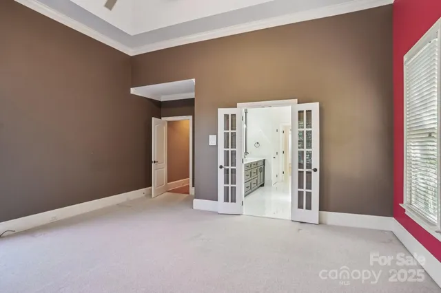 a view of a livingroom with entryway