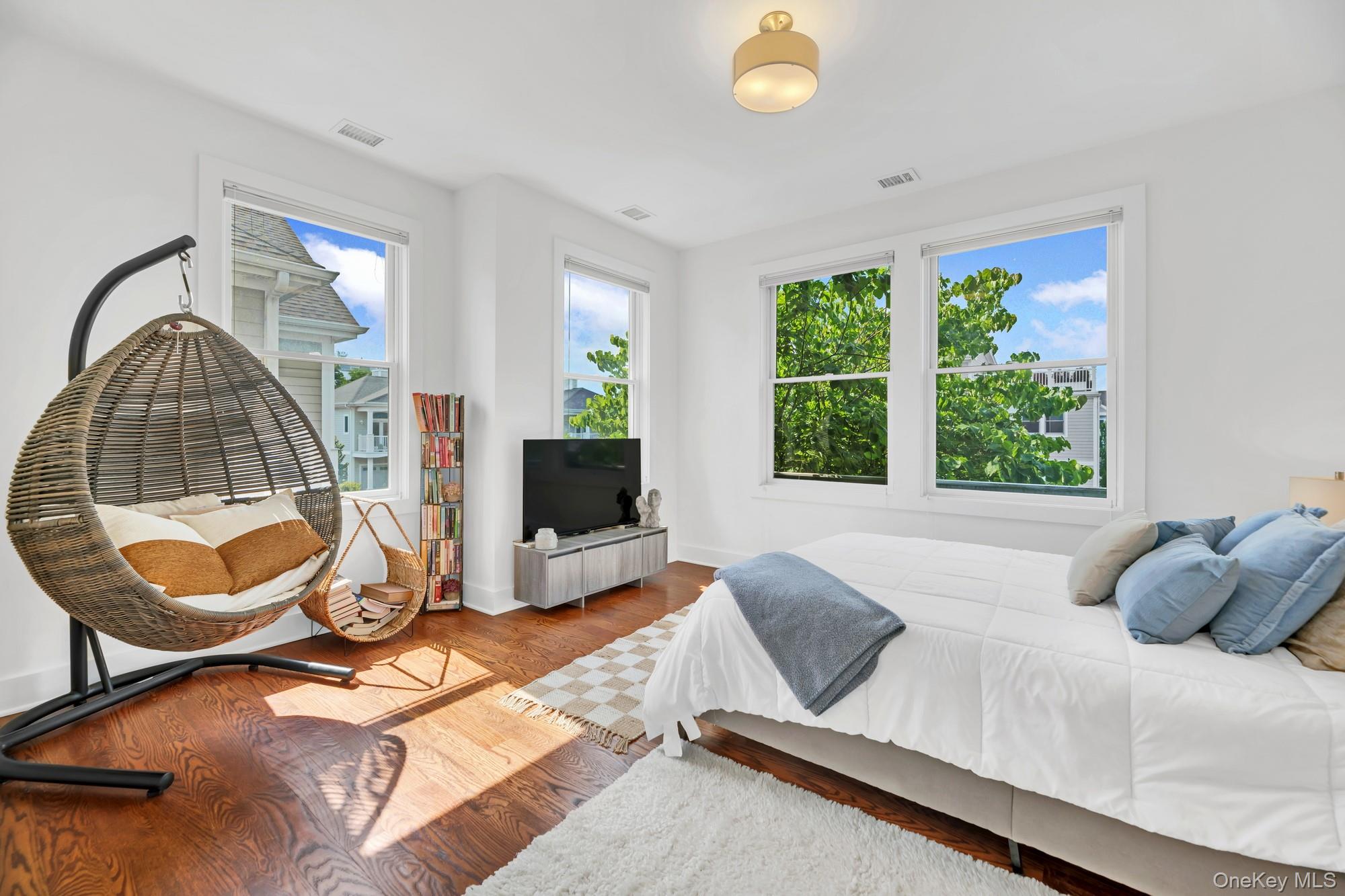 51 Island Point Bronx, NY 10464 - Photo 11 of 28